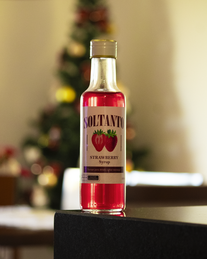 Xarope de Morango com fundo natalino
